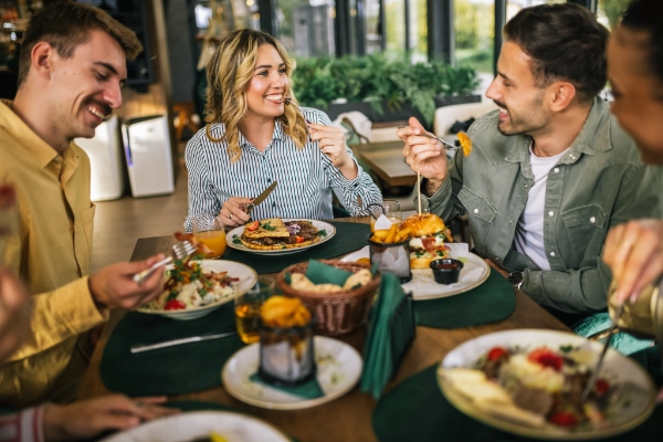 Melissa And Her Friends At Lunch 600X400